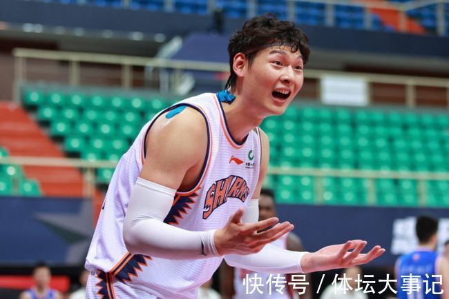 广厦|广东12人名单出炉!李春江拒绝被横扫,王哲林PK易建联,外援2对1