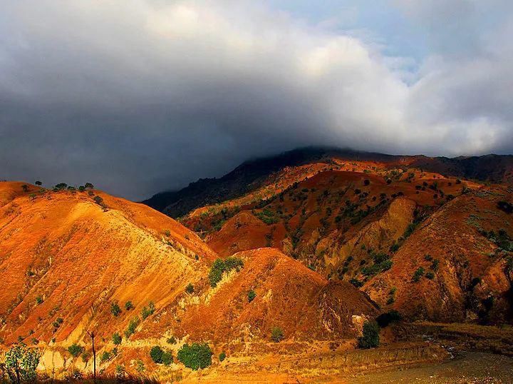 版本|经典名曲《红河谷》最美版本,百听不厌 !