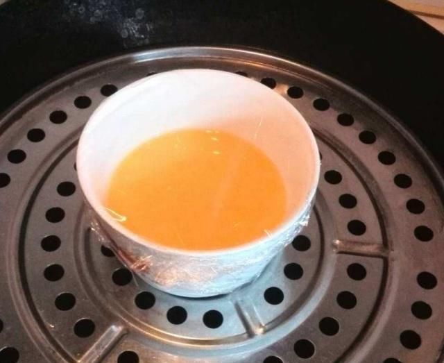 蒸鸡蛋，掌握这3个小技巧，蒸出来的鸡蛋细腻光滑，太好吃了