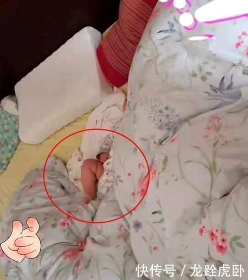 宝宝|爸爸睡觉抢走宝宝被子,宝宝颤抖的小脚做最后抗议,妈妈不淡定了