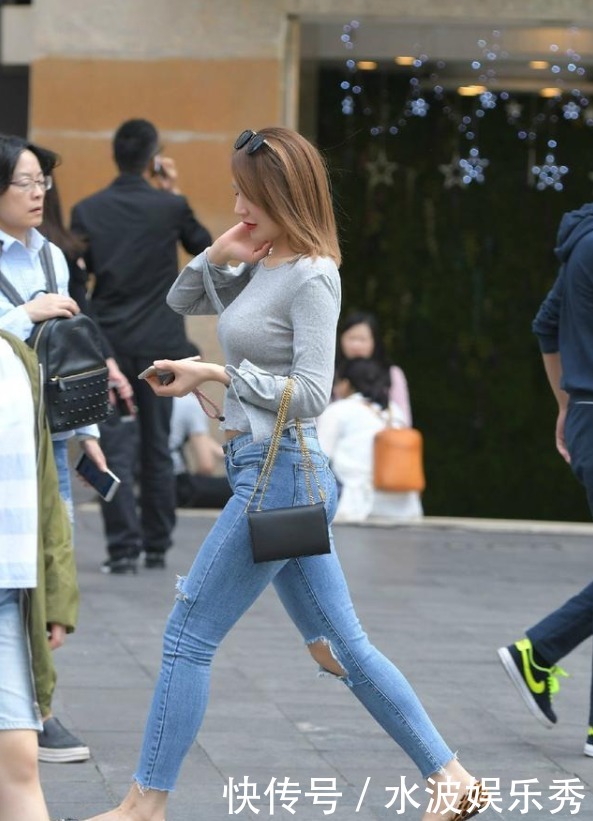 干净清爽,非常有质感的一条牛仔裤,穿出清新女人格调!