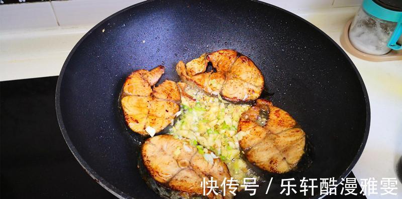 天冷了,最爱吃这鱼,刺少肉厚营养极高,炖着吃最香,孩子超喜欢