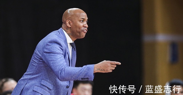 cbCBA赛场坏消息!中国男篮名将又受伤 还能否证明自己!