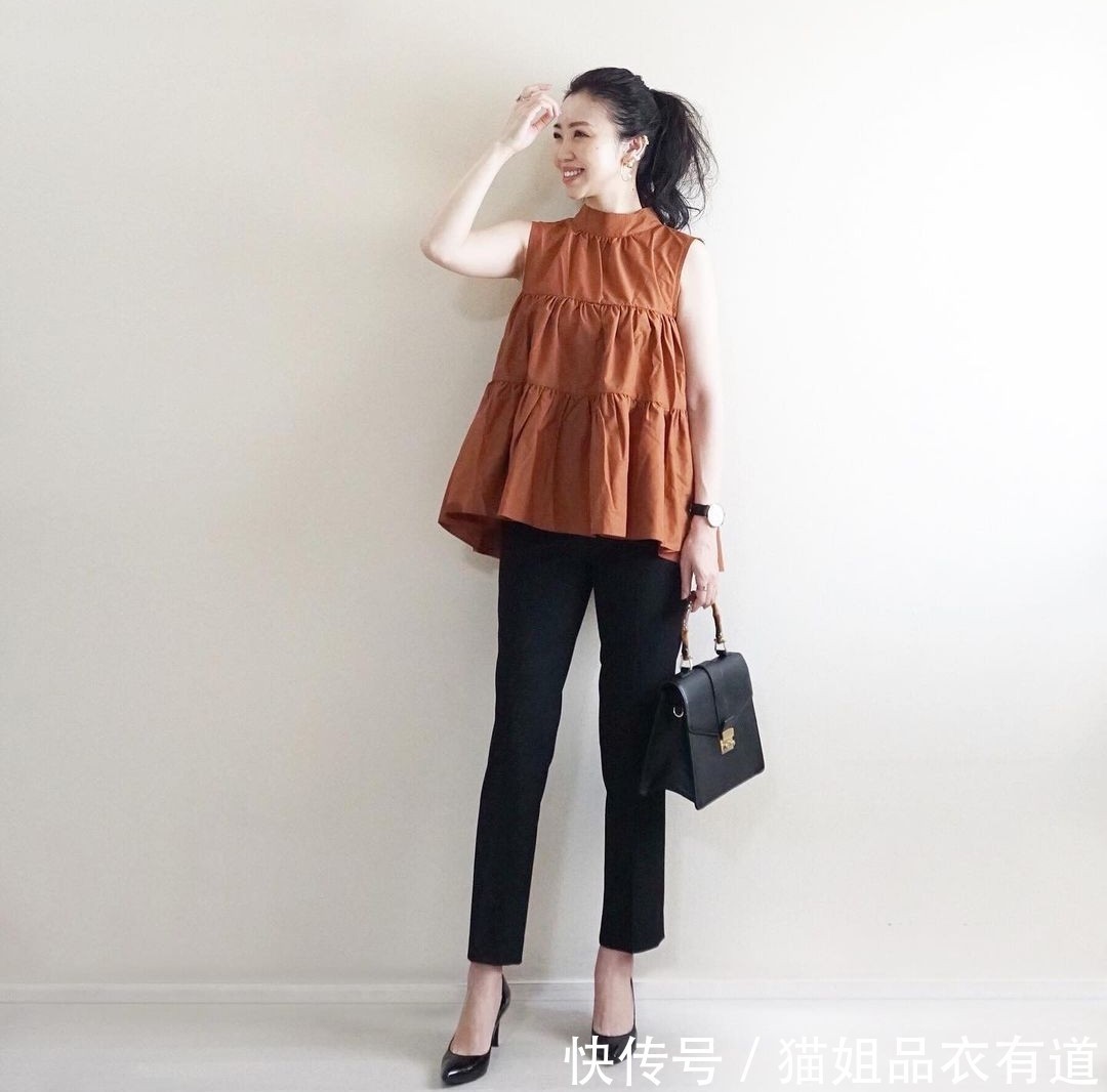 实用|如何将“过时”小黑裤穿出新鲜感?17套Look提炼出精髓,超实用