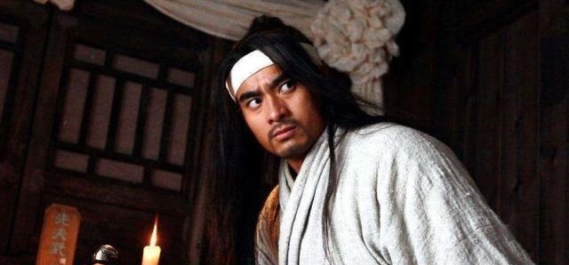 武功@水浒传梁山好汉里只有这10人厉害,其他的一个能打的都没有!