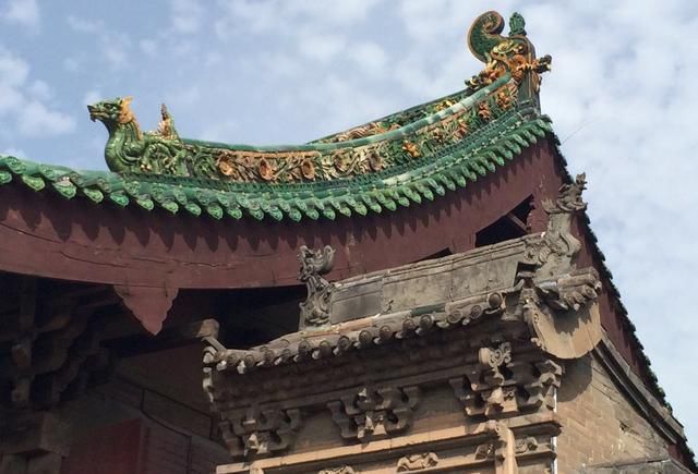 古寺|山西平遥古城内有一座古寺，寺庙香火旺盛，许多游客慕名前往