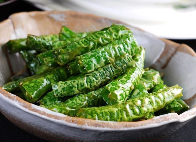 做虎皮辣椒时,别只会煸炒,如果少了这一步,不鲜不嫩,口感差!