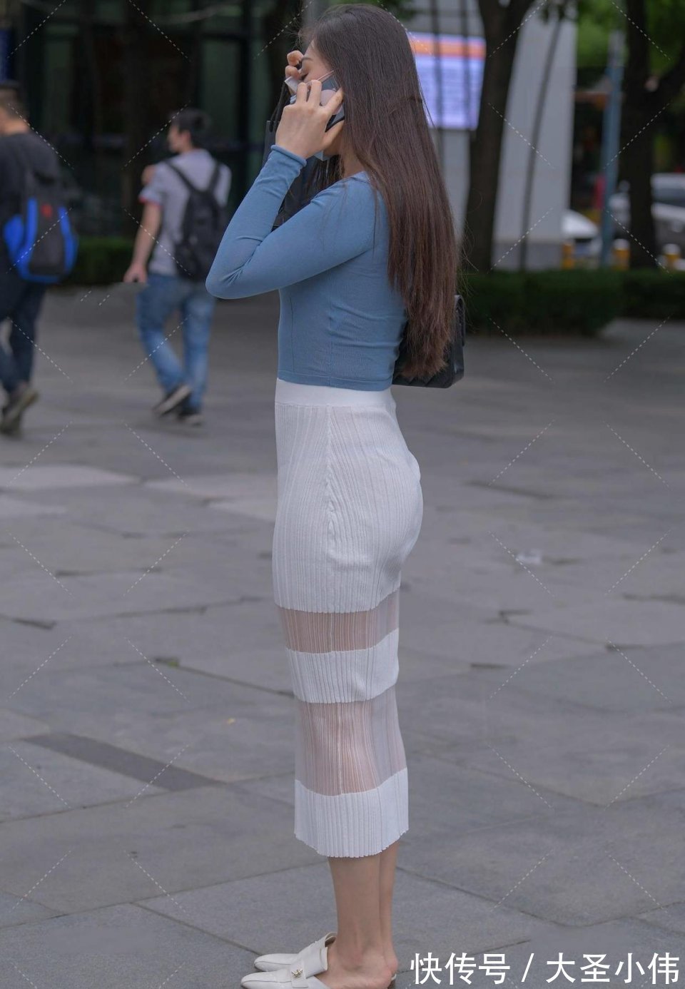 网纱|美女街拍:微胖小姐姐真的不缺男朋友,长得像个好老婆模样,真的想请她吃饭