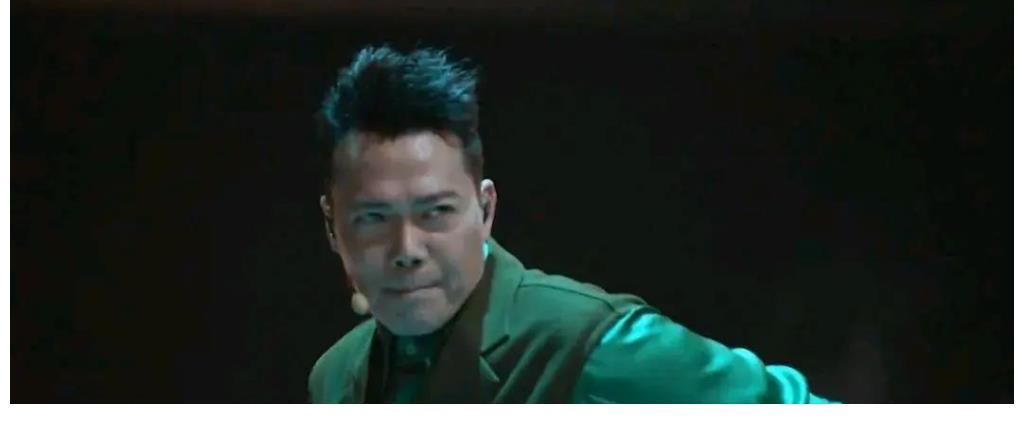 《大湾仔的夜》两只母老虎来袭，陈小春张智霖哑火，谢天华最抢镜