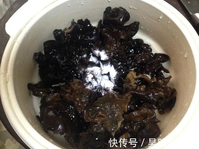 蒜瓣|菜名:蒜子烧木耳,味道诱人,营养够丰富