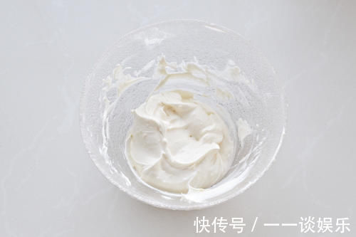 蛋糕|火遍全网的豆乳奶盖蛋糕，细腻浓郁一口就沦陷，原来做法非常简单