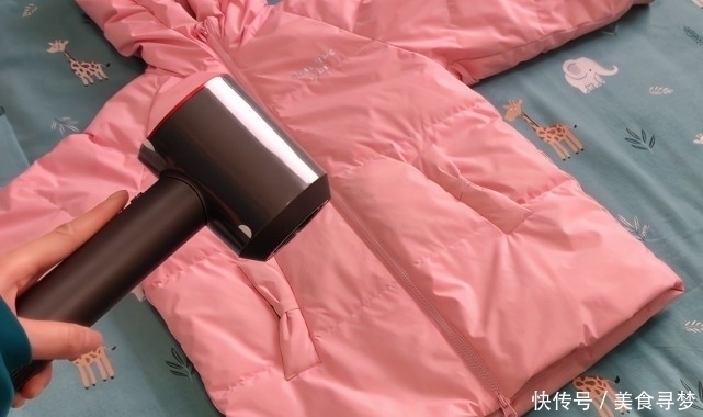 蓬松|水洗过的羽绒服羽绒总是成坨?学会一招,5分钟让羽绒服恢复蓬松