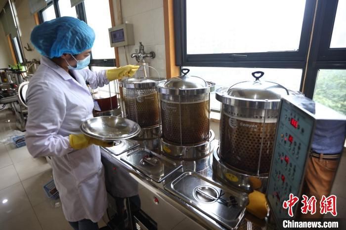 泱波|南京江宁中医院昼夜熬制中药汤剂 送“疫”线抗疫情