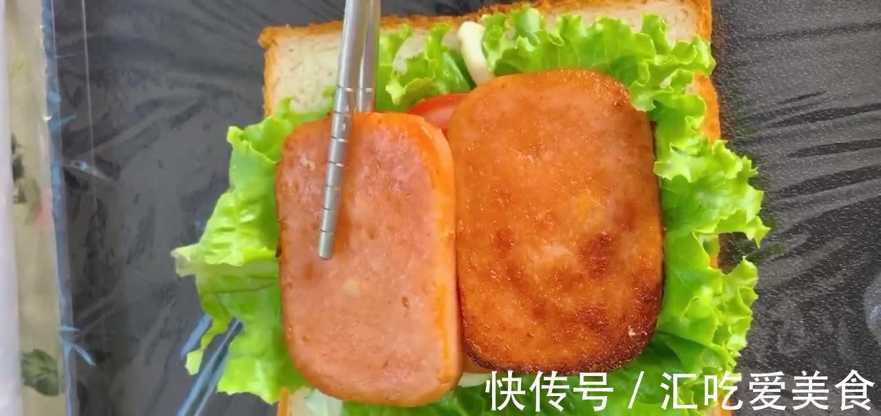 中式三明治的做法，食材搭配丰富营养价值高，早餐值得一试！
