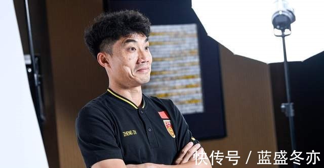 国足教练组|国足主帅交给郑智一项新任务，这也许将为他未来成为国足主帅铺路！