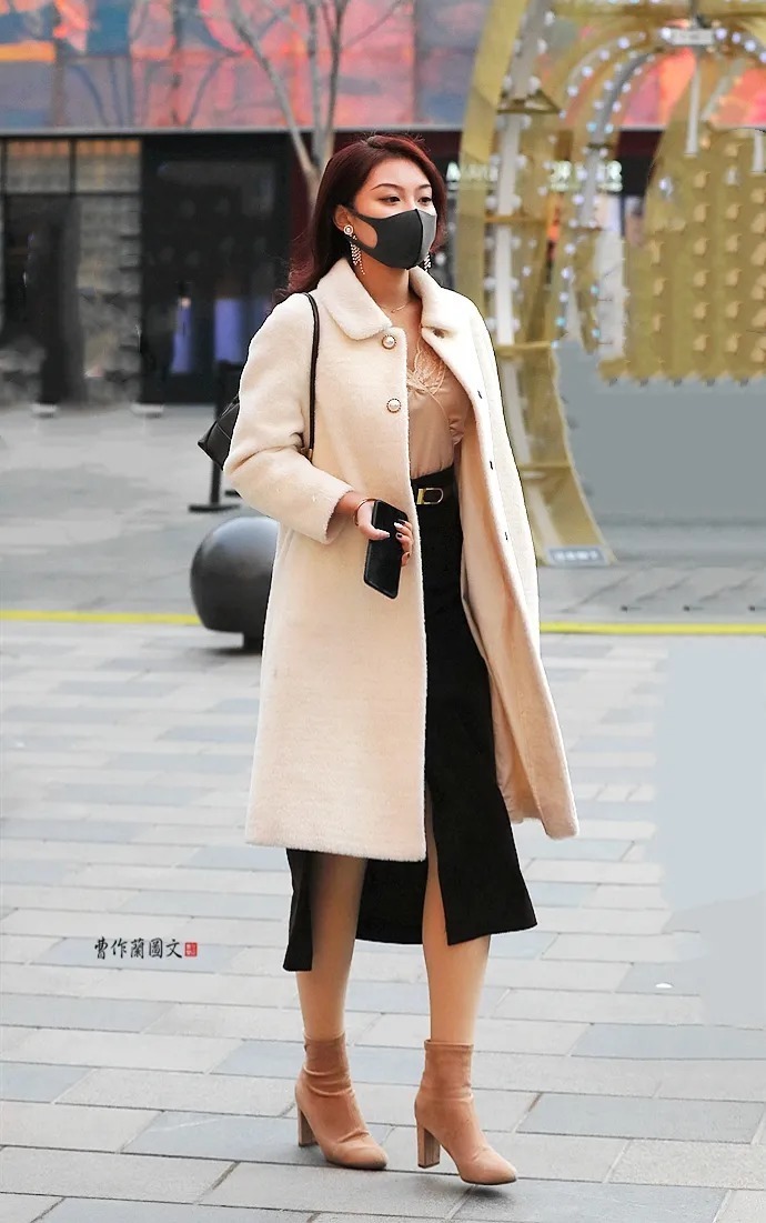 温暖|街拍:温暖又时尚的肉色丝袜美女