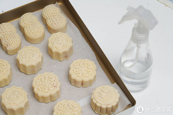 黄馅|老纪烘焙工坊 篇三十:中秋节它来了!今年教你奶黄流心月饼,好吃的不行,而且非常简单,有手就行