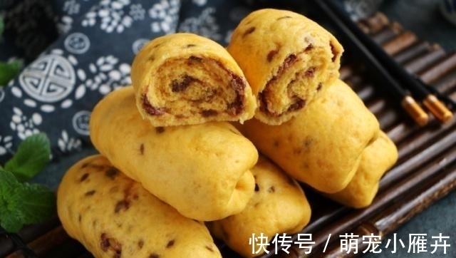 比面包还好吃的豆卷，萝卜和面红豆当馅，软糯可口味道佳