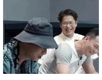 披荆斩棘的哥哥|《披荆斩棘的哥哥》也太好笑了，给胡海泉特意划分出一个打呼噜区