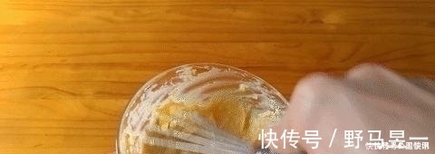 面团|一口下去就爆浆的卡士达酥皮泡芙，大气孔不塌陷的秘密都在这