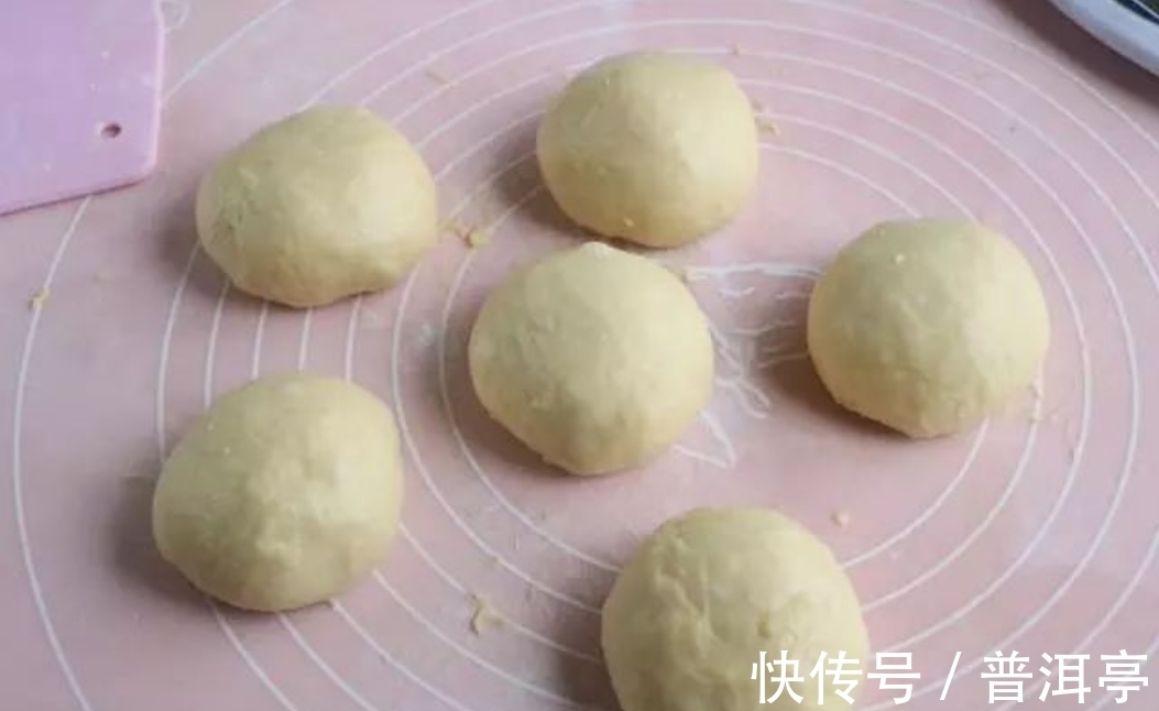想吃面包不用买，只需一个电饭煲，做法一看就会