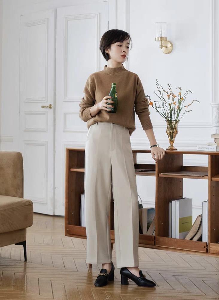 大地色|衣橱里一定要有一条“阔腿裤”,时髦精都爱,让你轻松穿出高级感