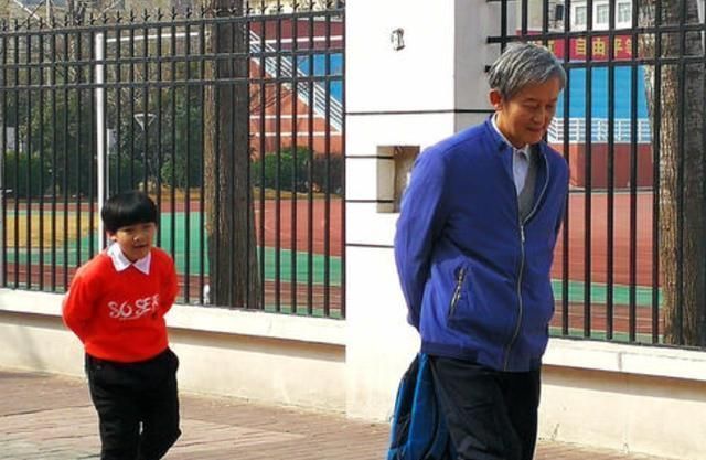 孙子|爷爷制作的“毒鸡腿”,毁了孙子一生,家长爱孩子要适可而止