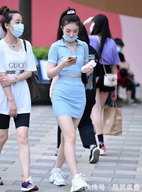 舒适|针织套装裙透气舒适,吸湿性强又富有弹性,所以很受大家的喜欢