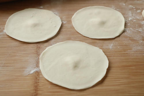 五香粉|韭菜不做韭菜盒子，试试这样做，金黄酥脆，满满的馅料，太过瘾了