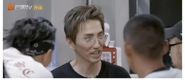 布瑞吉|《披荆斩棘》竞拍曲目，陈小春承包喜剧笑点，上演乌龙名场面