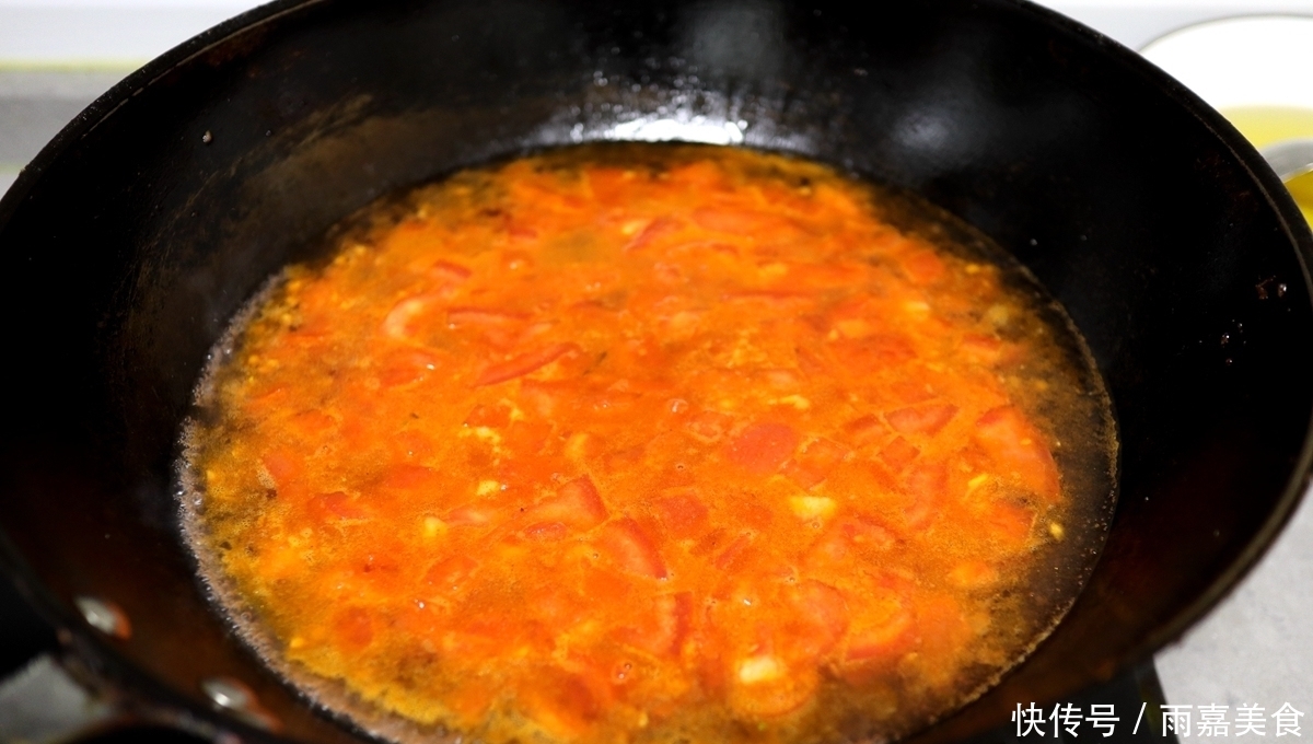  剩油条新做法，入锅搅一搅，喷香扑鼻开胃，老公儿子都说没吃够