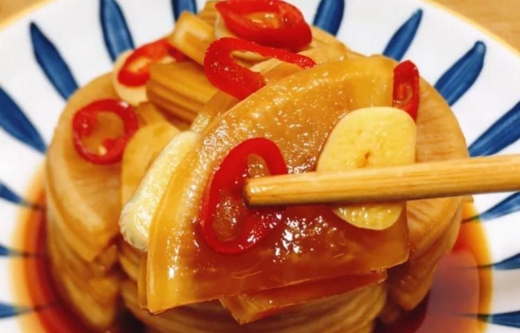 秋天萝卜多，试试做酱萝卜，酸甜脆爽越吃越过瘾，一看就会