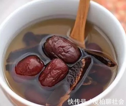 虚汗|失眠的“秘方”早被公开,喝白开水时加一点,一觉睡到大天亮