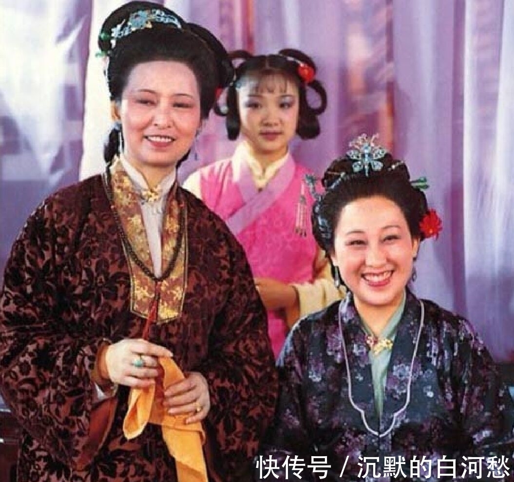 红楼梦!荣国府里藏着多少狐狸精?王夫人无心之语,透露出幽深的恶意