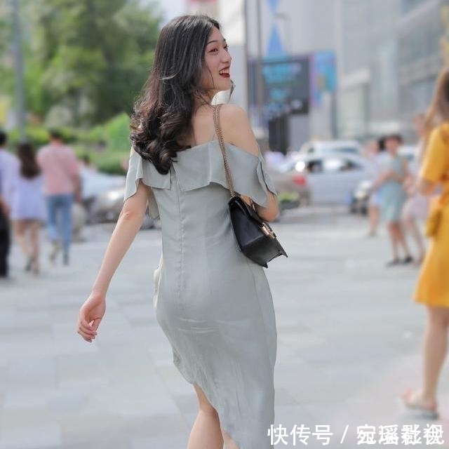 搭配 穿上连衣裙彰显文雅的温情,打造不一样的时尚感