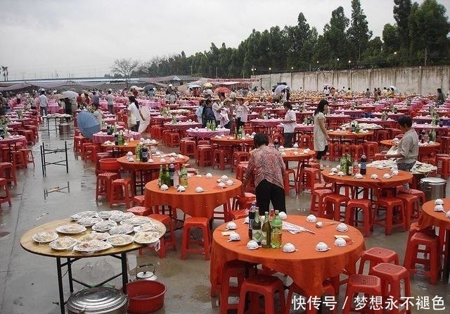 难得一见的乡村酒席,场面震撼