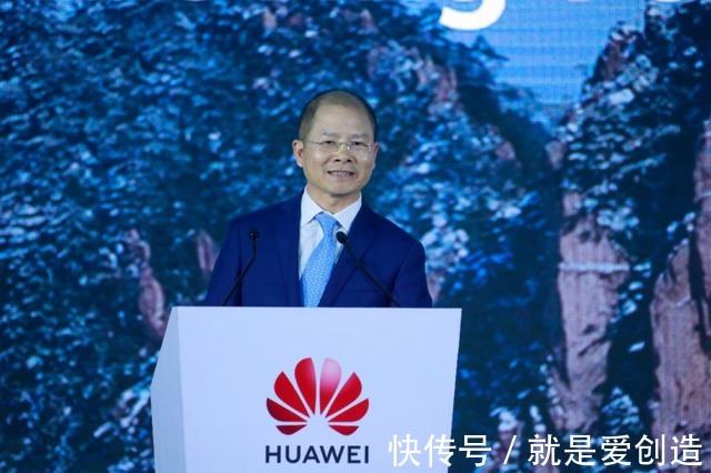 华为|“花粉”迎来惊喜，华为突然发布新机，搭载一颗“中国芯”