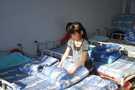 有几个标准没达标，最好不要选择住校，有女儿的家庭更要注意