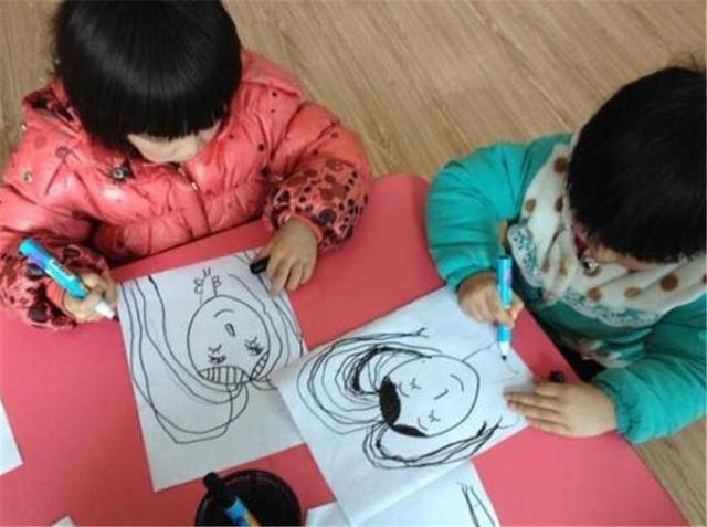 我妈|老师留作业“画妈妈睡姿”,看完笑出眼泪:我妈已经3天没打我了