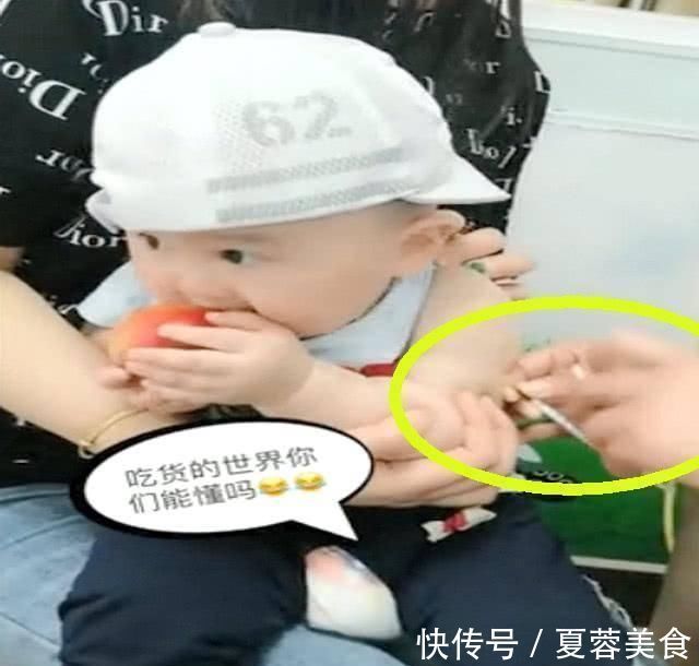 打针|宝宝打针,全程只知道吃,护士都被逗笑了,网友一个妥妥的吃货