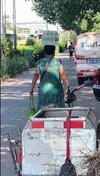 |搞笑GIF:如果我有这样的女儿,应该不会轻易让她嫁人吧