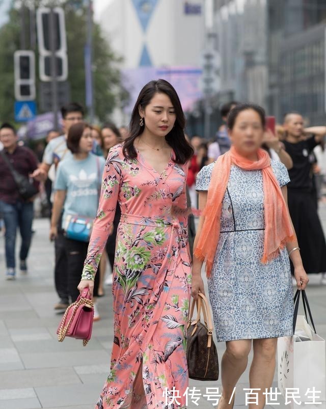 纯色|连衣裙穿搭这样好迷人,游走在高贵与活泼之间,做漂亮女生