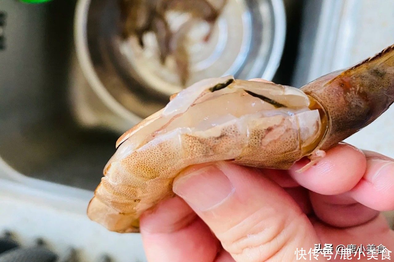 油焖酱汁|做油焖大虾，别直接下锅焖！谨记“3要点”，酱香鲜嫩，Q弹多汁