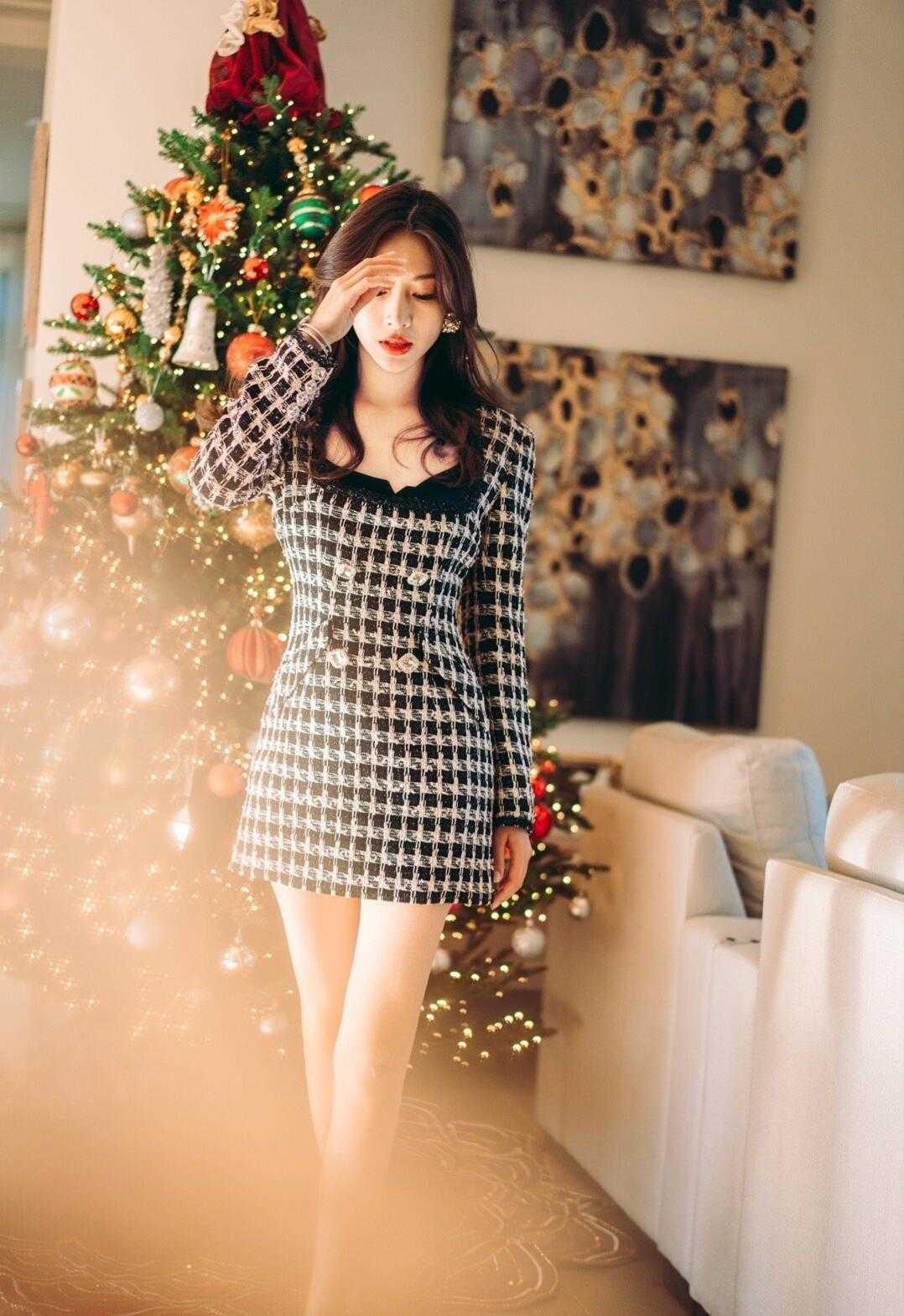 被“温雅”气质给惊艳到了!身穿一袭红色吊带连衣裙,高级洋气