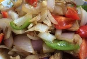 口感嫩滑,汤汁浓郁,每次上桌连汤汁都不剩,特别好吃的家常菜