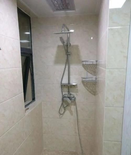 家庭和睦|老公坚持让朋友装修房子,总价21万,光沙发就花了3万多,值吗?