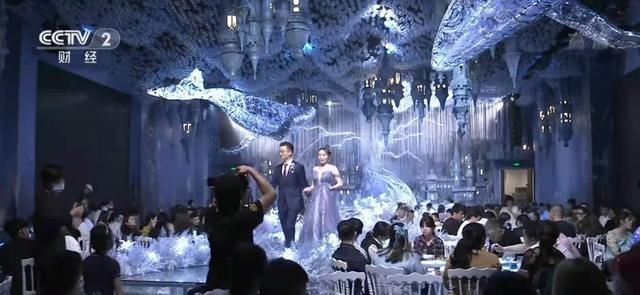 操办|每对新人结婚平均消费超22万元，婚礼需要仪式感，但礼金够用吗?