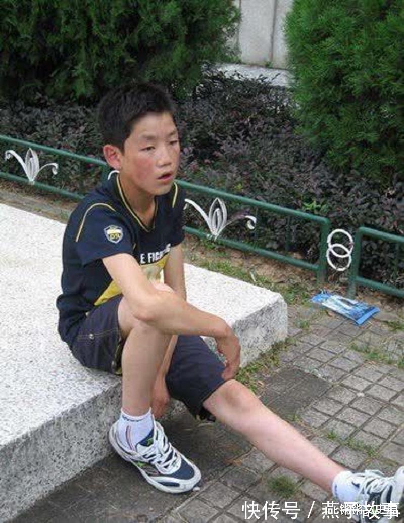 《變形計》高占喜靠讀書走出貧窮的農村娃，逆襲成為帥氣國防生