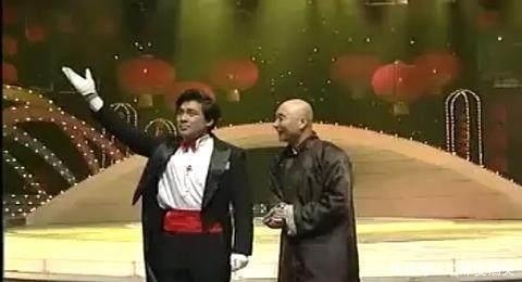 春晚 26年前朱时茂春晚小品中,谁注意他旁边的女孩,已火得一塌糊涂