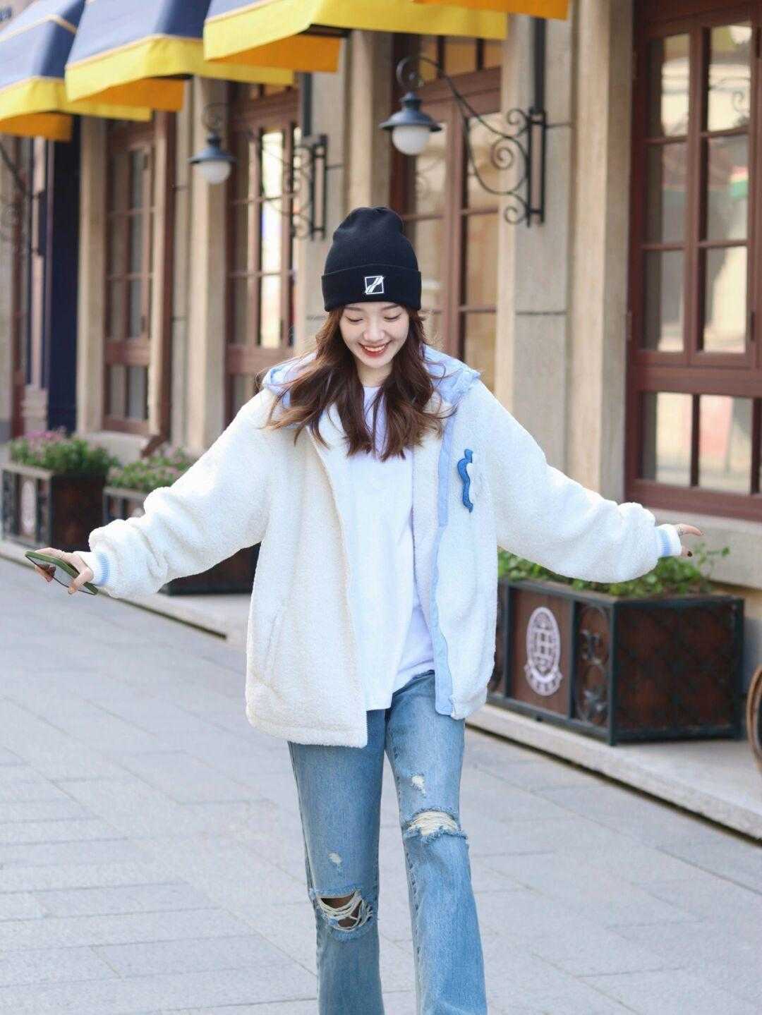 减龄|冬天造型不全是沉闷的!学会“上浅下深”的穿法,明艳又减龄